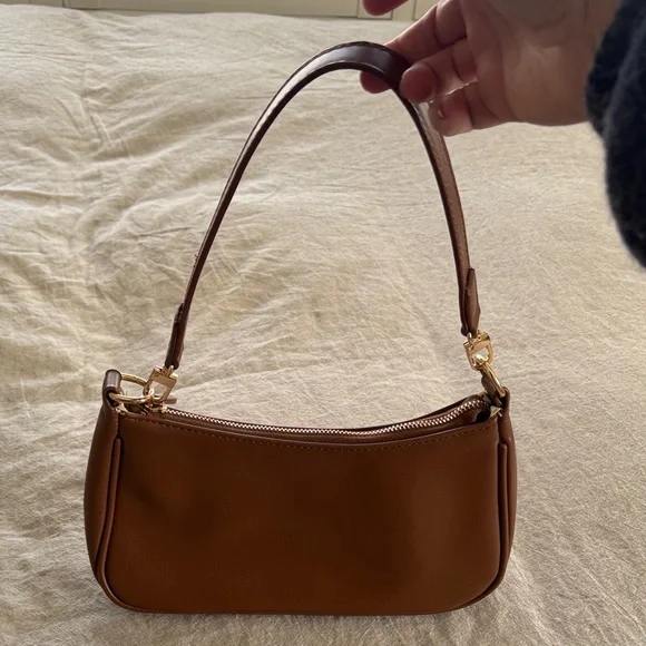 Classic Women's Handbag Set - Picture 8 of 16